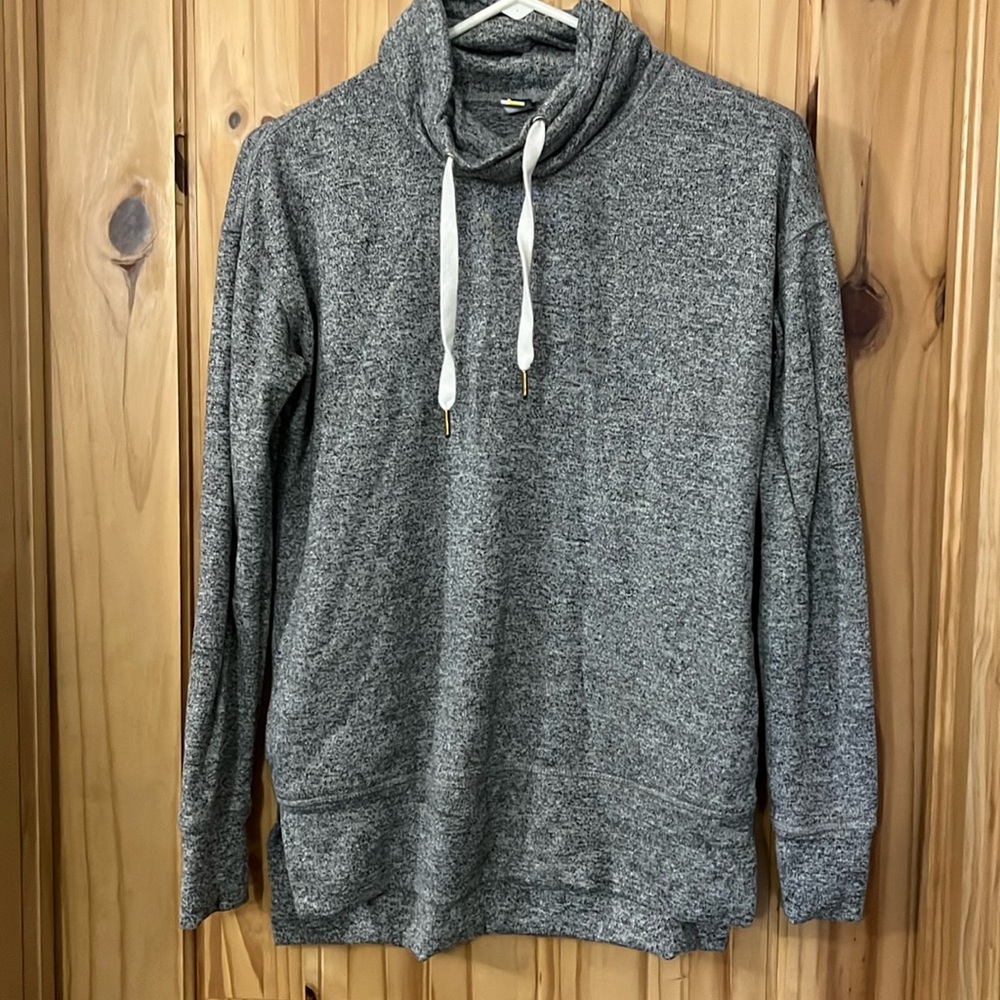 Kohls brand Get after it turtleneck sweater with pockets. Size XS 2